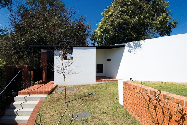 St Lucia House (Qld) by Owen and Vokes and Peters.
