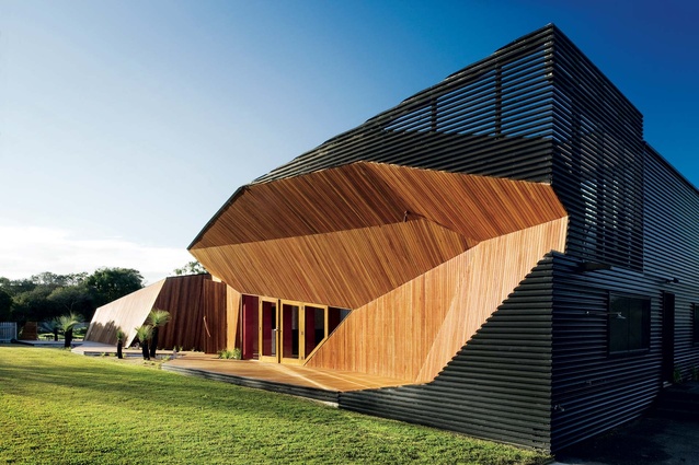 House in Mornington Peninsula, Melbourne by McBride Charles Ryan Architects.