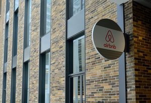 Airbnb, Toronto.