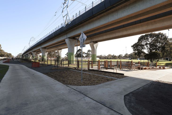 Melbourne Level Crossing Removal Project Wins Victorian Premier S Sustainability Award Landscape Australia