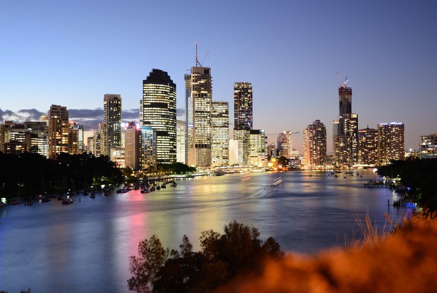 Brisbane from Kangaroo Point. by Lachlan Fearnley, licensed under  CC BY-SA 3.0 