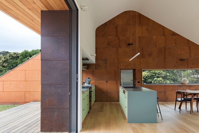 Tucks Ridge House by Adrian Bonomi, Architect.