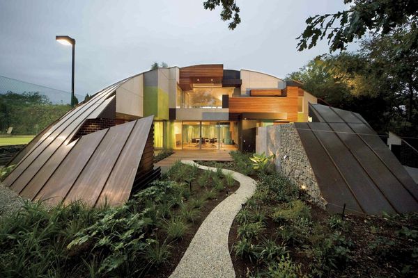 Dome house by McBride Charles Ryan.