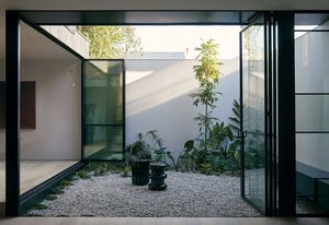 Eastbourne / Eastop Architects。
