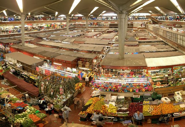 Mercado Libertad in Guadalajara, the largest indoor market of Latin America, designed by Mexican architect and Holocaust survivor Alejandro Zohn. The building will be discussed in the Tokyo talk with Marika Neustupny, director of NMBW Architecture Studio.