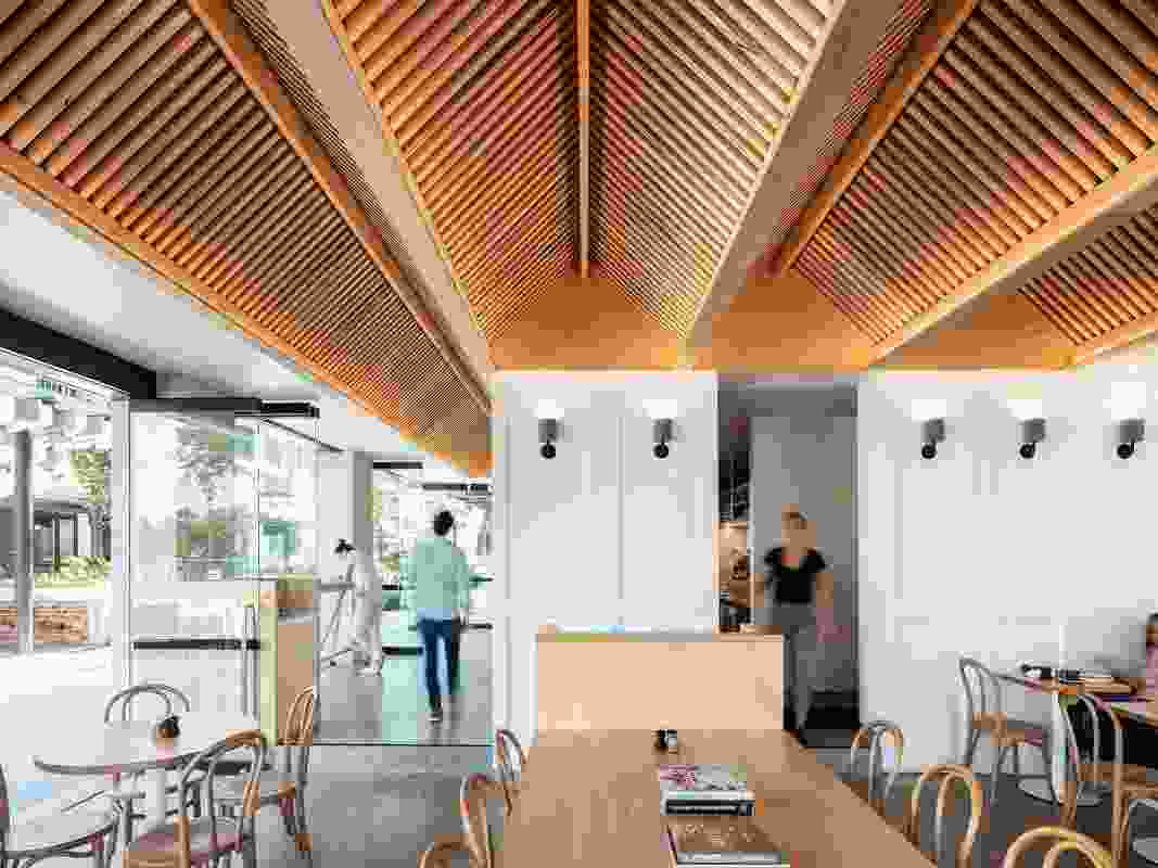 Cafe Mckenzie by Brewer Architects