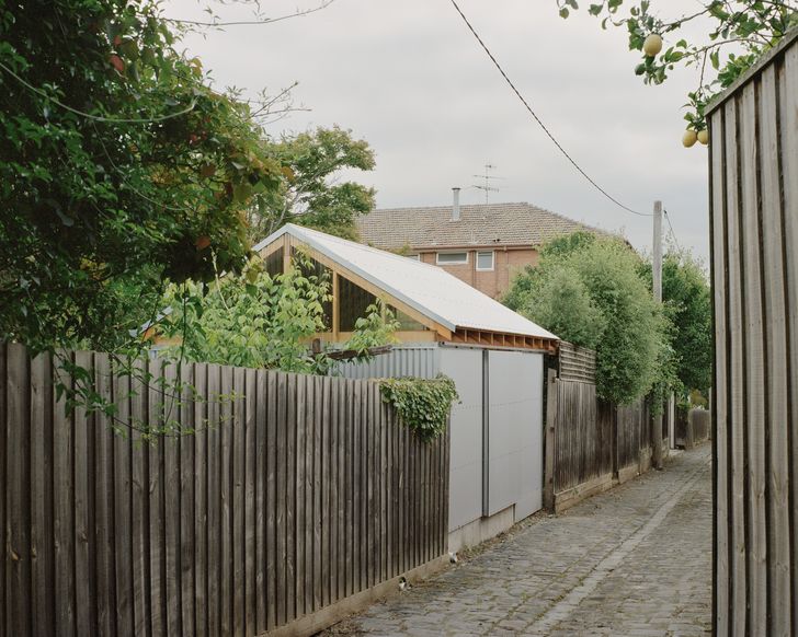 Lily's Shed can be accessed via the house and rear laneway entrance.