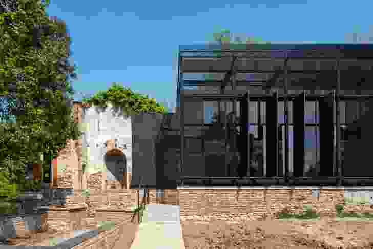 The Querini greenhouse restoration gave new life to the greenhouse ruins of the Querini Park.