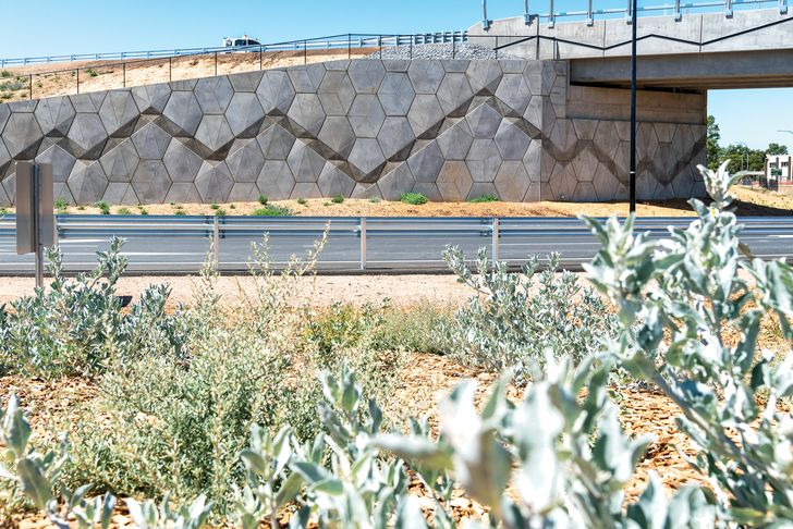 The geometric pattern in the freeway noise walls takes inspiration from crystal salt formations, as well as the wings of local shorebirds.