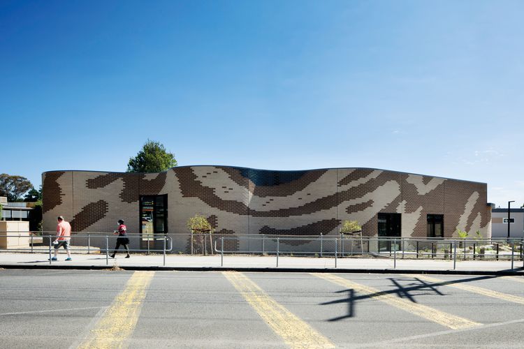 A virtue of modesty Lilydale High School, Zoology and Administration