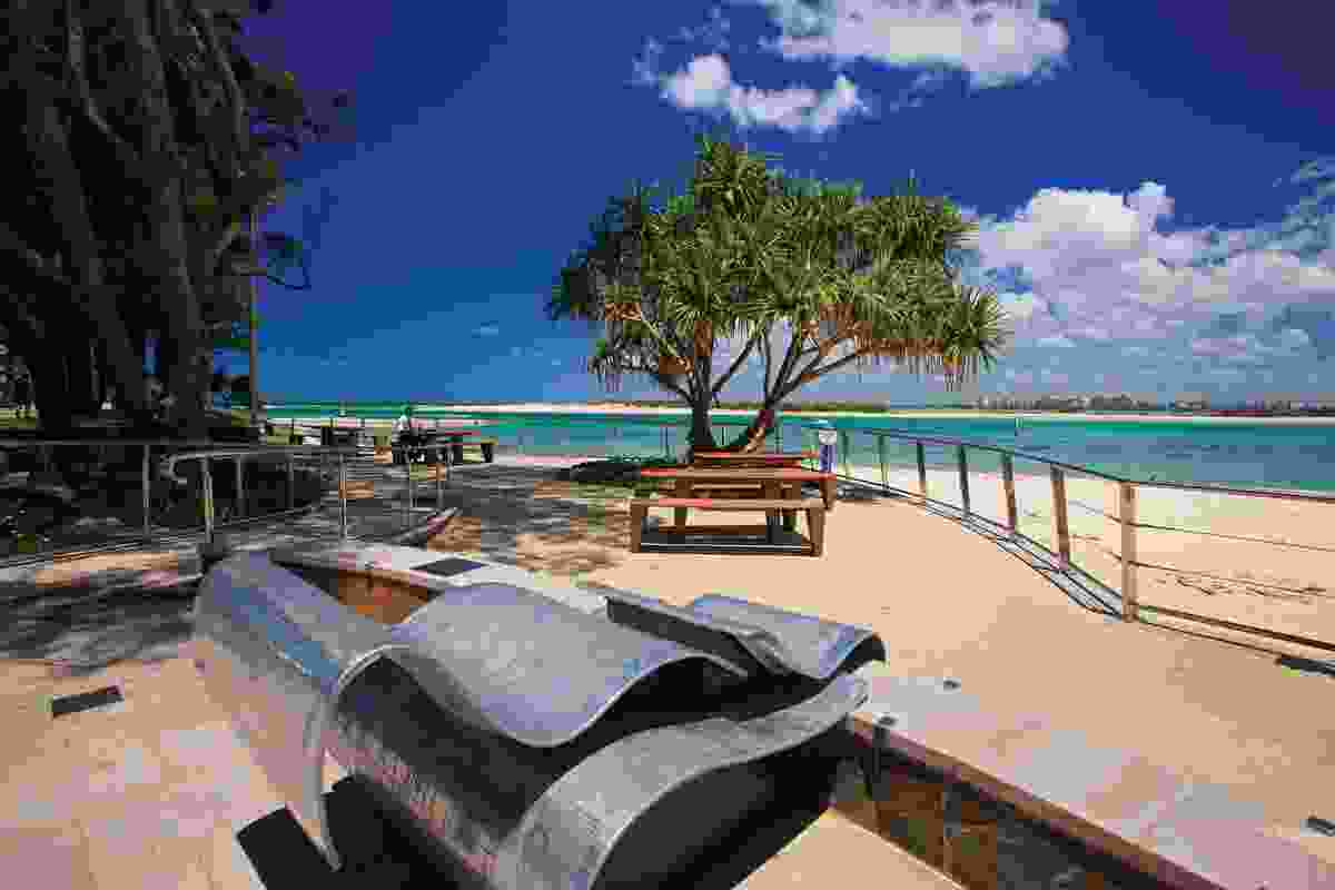 Pandanus Terrace at Bulcock Beach, Caloundra features the sculpture Chiaroscuro by Salvatori 
di Mauro.