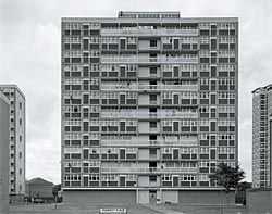 Mawbey Place,
London. From
Richard Glover’s
photographic
exhibition,
An Im-Modern
Vernacular.
