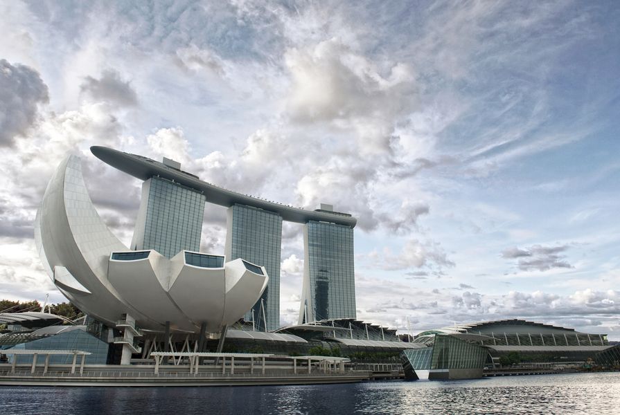 Marina Bay Sands Resort (2011) in Singapore by Safdie Architects.