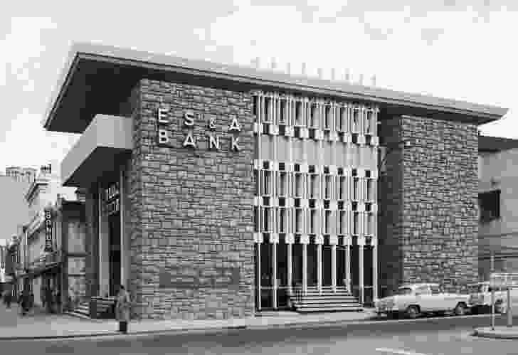 ES&A Bank, Elizabeth Street, Melbourne, by Chancellor and Patrick (1958). Ritter-Jeppesen Studios, Melbourne. Chancellor and Patrick archives.