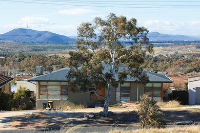 Landscape architects played a vital role in the recovery of the suburban landscape of Duffy in Canberra after the bushfires of 2003.