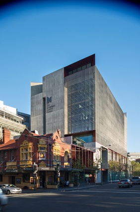The Kinghorn Cancer Centre by BVN Donovan Hill.