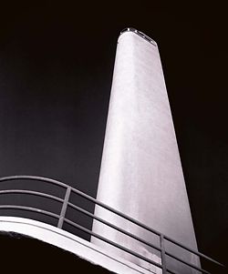 Shark tower,
c. 1939, one of three
images showing
the Manly Surf
Pavilion. Architect
Eric W. Andrew and
Winsome Hall.