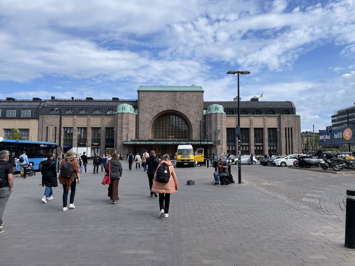 Helsinki Central Railway Station by Eliel Saarinen.