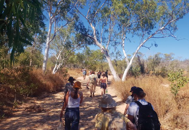 Walking the Lurujarri Dreaming Trail allows participants to experience the area’s landscape, unmediated by conventional frameworks.
