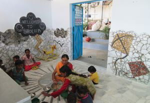 Bholu 15 Preschool, by Kali Marnane and Niini Soisalo de Mendonça, in Ahmedabad’s Ramapir No Tekro slum, India (2016).