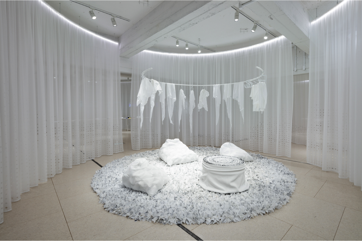Komatsu Seiren Fabric laboratory fa-bo by Kengo Kuma and Associates, 2013.