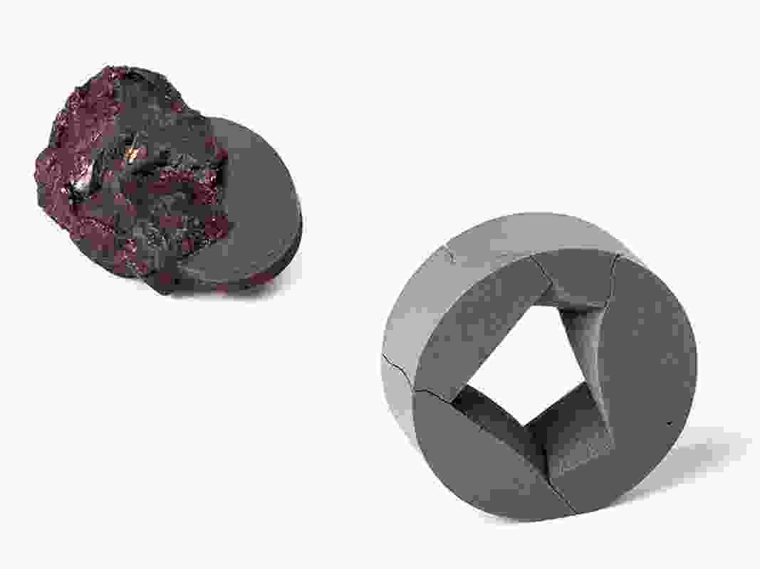 Gackowska Source brooch, 2013,  hematite, bio-resin, silver; Domingues Set Free and Matter brooch, 2014, necuron, steel.