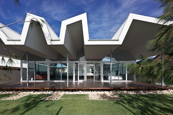 A dramatic roof form is the main feature of IPH’s Florida Beach House.