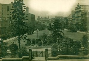 Wynyard Park in 1906, just before the fences were removed to allow public access to this previously private open space.