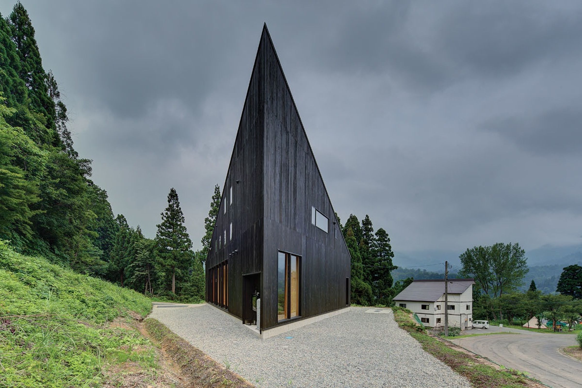 アート・デザイン・音楽 NEW DIRECTIONS IN THE AUSTRALIAN HOUSE Australia House | ArchitectureAu