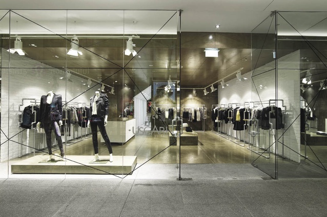 Download Uscari store | ArchitectureAU Yellowimages Mockups