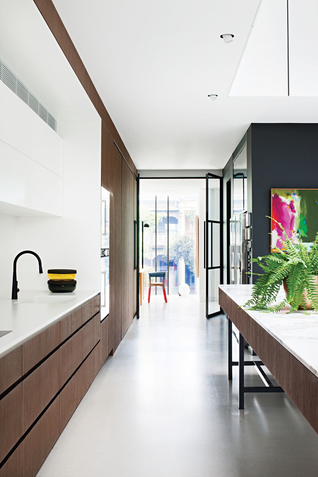 Alluring and bold: Mixed Use House | ArchitectureAu