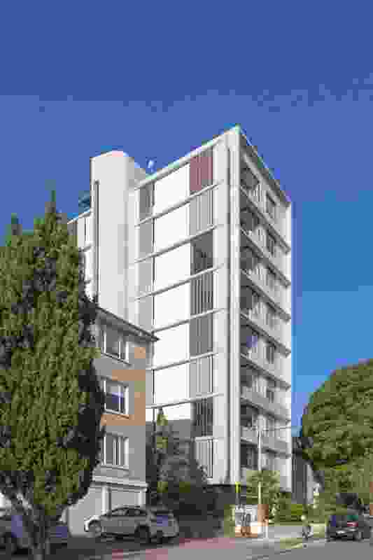 Llandaff St Apartments由Hill Thalis建筑和城市项目与McGregor Westlake建筑师。