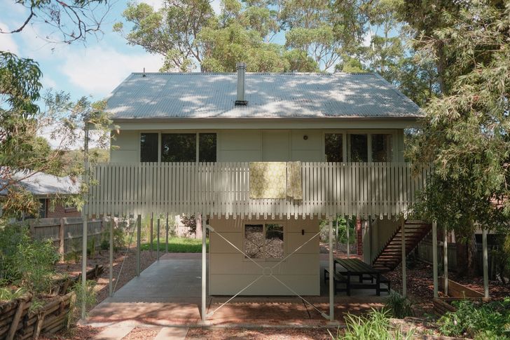 Award for Residential Architecture – Houses (Alterations and Additions): House in Narrawallee – Architect George