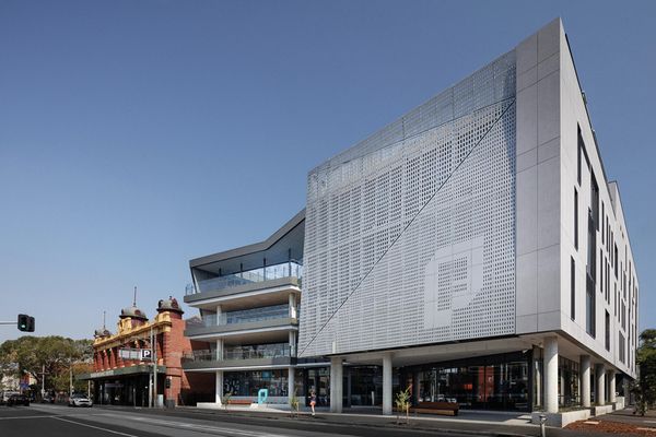 Gray Puksand’s five-storey design for Prahran High School accommodates 650 students on a relatively small site.