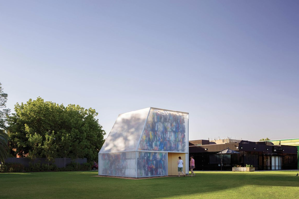 Plastic Palace by Raffaello Rosselli Architect was the first iteration the Summer Place series.