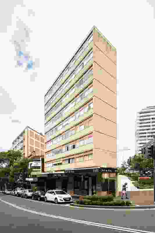 Boneca Apartment by Brad Swartz Architects.