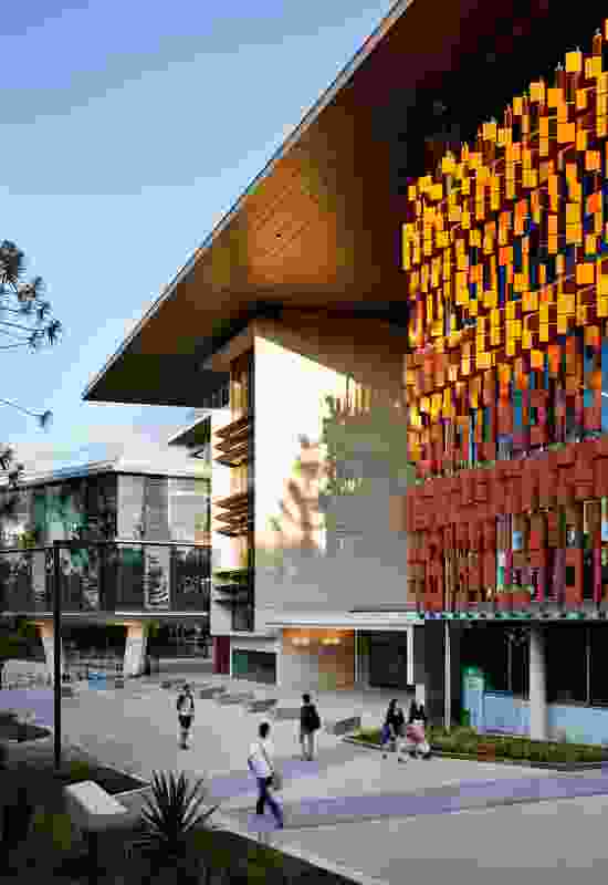 UQ Advanced Engineering Building (Qld) by Richard Kirk Architect Hassell Joint Venture.