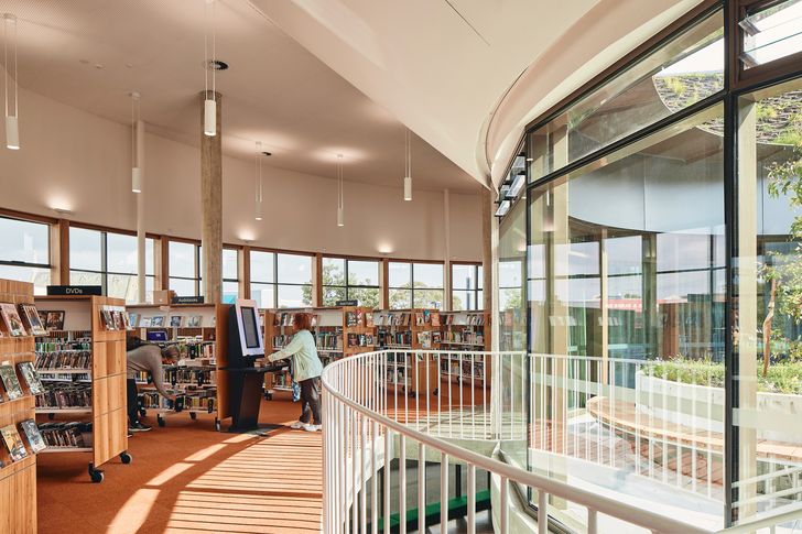 The central courtyard brings air, light and nature deep into the library’s interior.