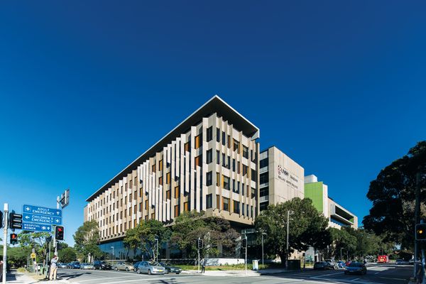 Wallace Wurth and the adjacent Lowy Cancer Research Centre command the north-eastern edge of the UNSW campus.