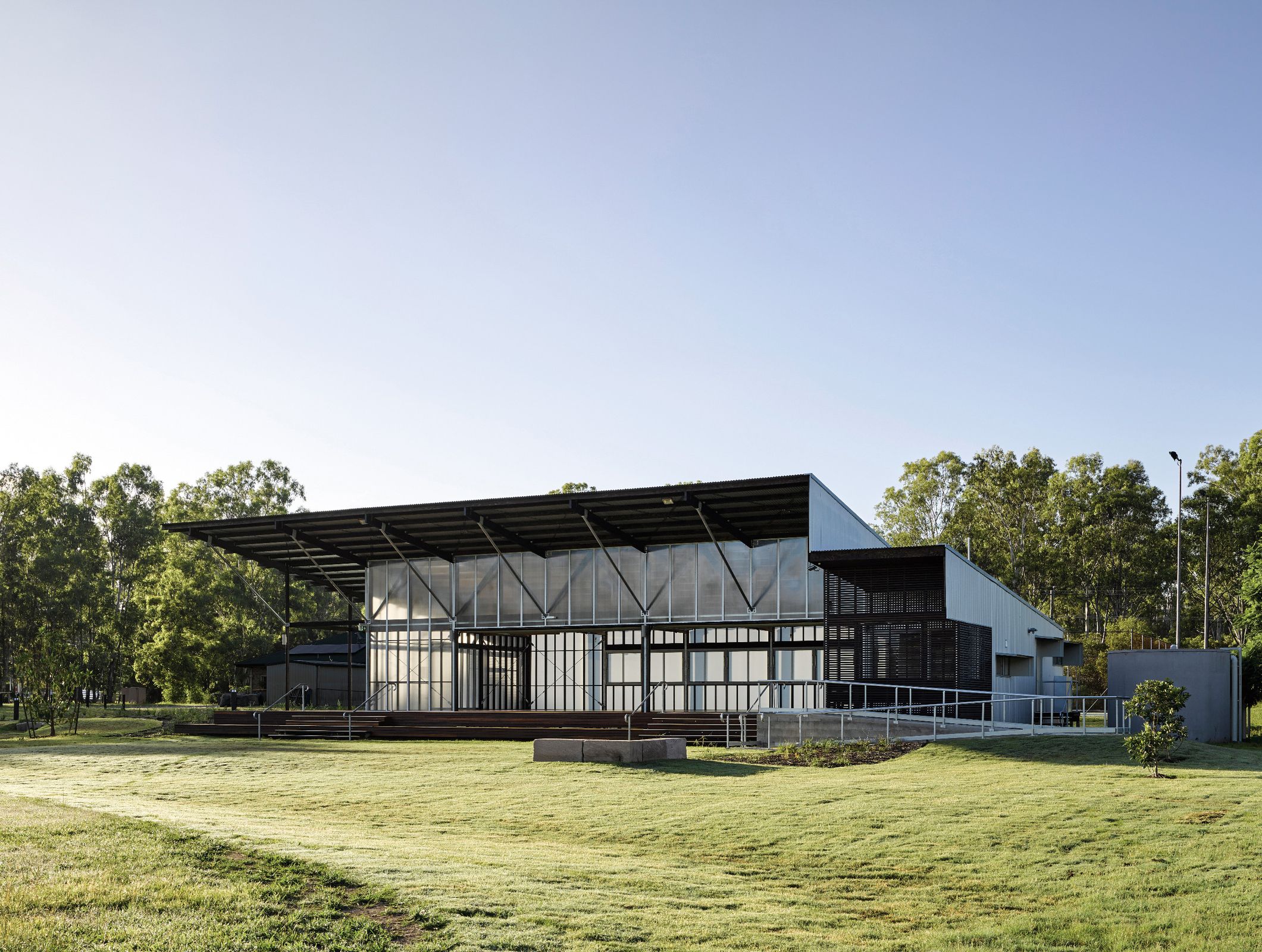 Calm delights: Curra Community Hall | ArchitectureAu