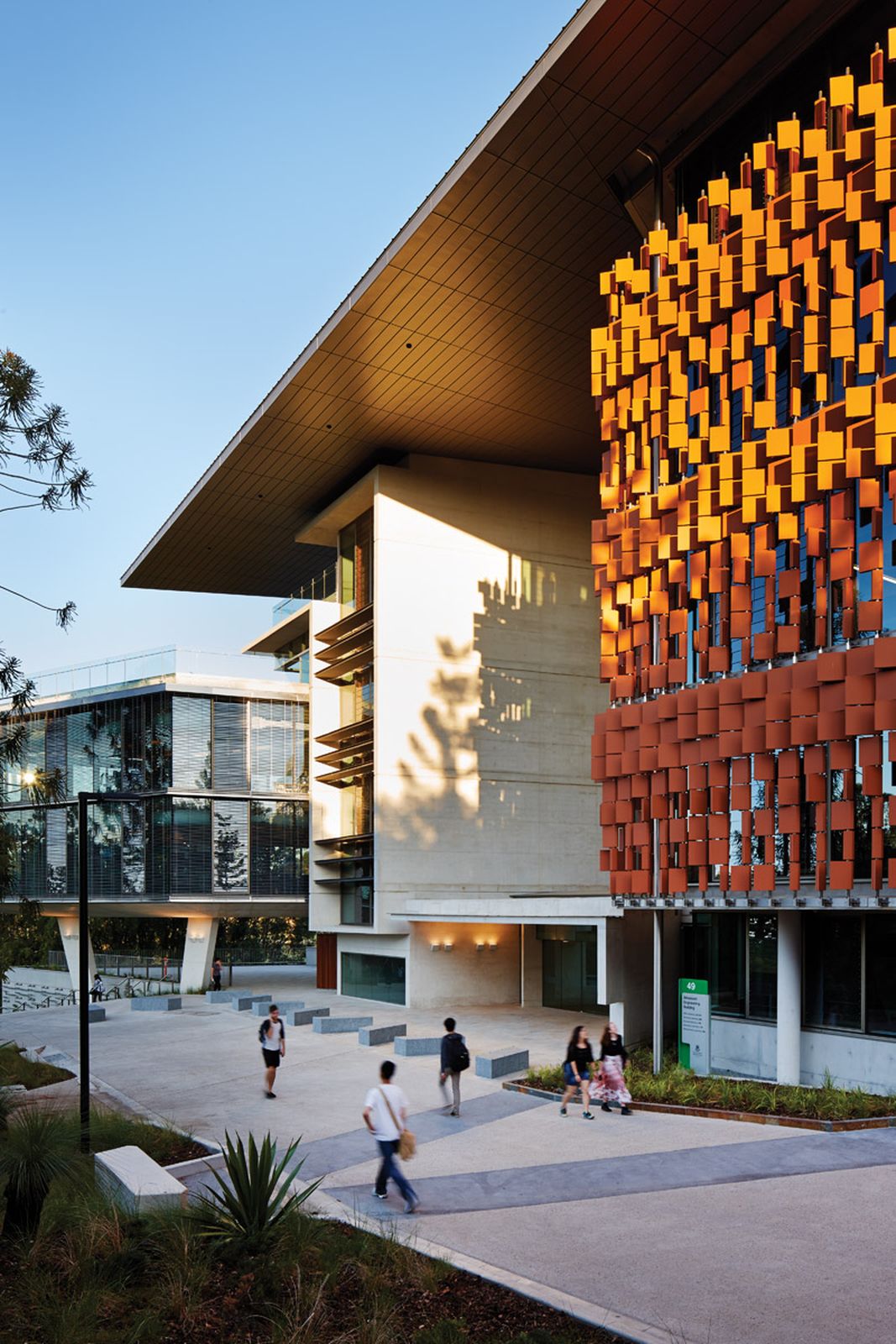 Advanced Engineering Building | ArchitectureAu