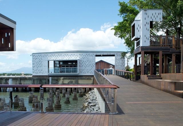 Cairns Foreshore Redevelopment by CA Architects & Cox Rayner Architects in association with O’Neill Architecture.