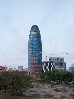 Agbar_000309 (21/10/08, 6:22 pm). Photograph of Torre Agbar by Ateliers Jean Nouvel.