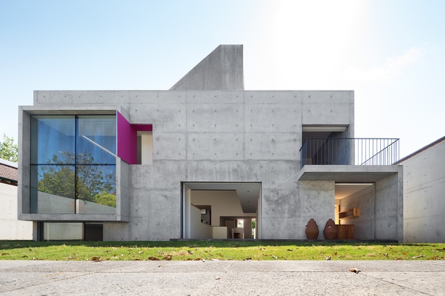 Mexican Contemporary House (Vic) by Evolva Architects and Andres Casillas de Alba.