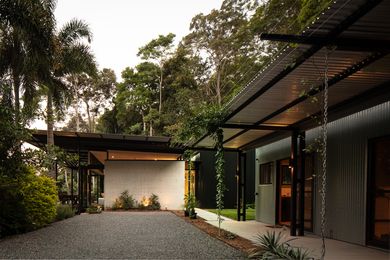 Ridgewood House by Robinson Architects.