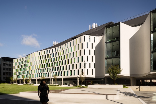UTS Science Faculty, Building 7 (NSW) by Durbach Block Jaggers Architects & BVN.