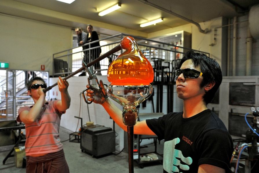 Live glass blowing demonstration at JamFactory.