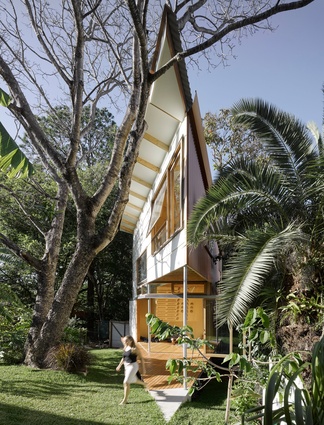 Taringa Treehouse by Phorm Architecture and Design