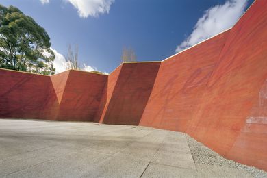 Shrine Visitor's Centre entry courtyard, where 'lest we forget' is inscribed upon the walls.