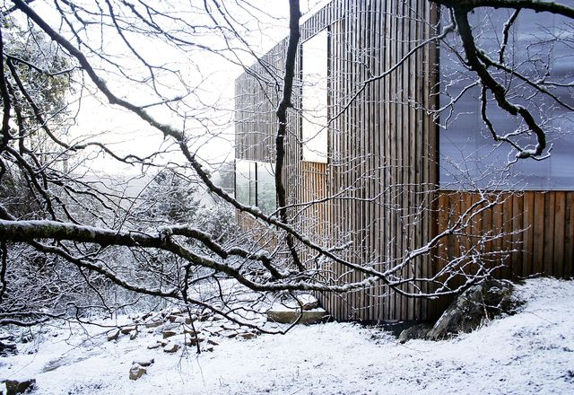 This home withstands harsh weather conditions without closing itself off.